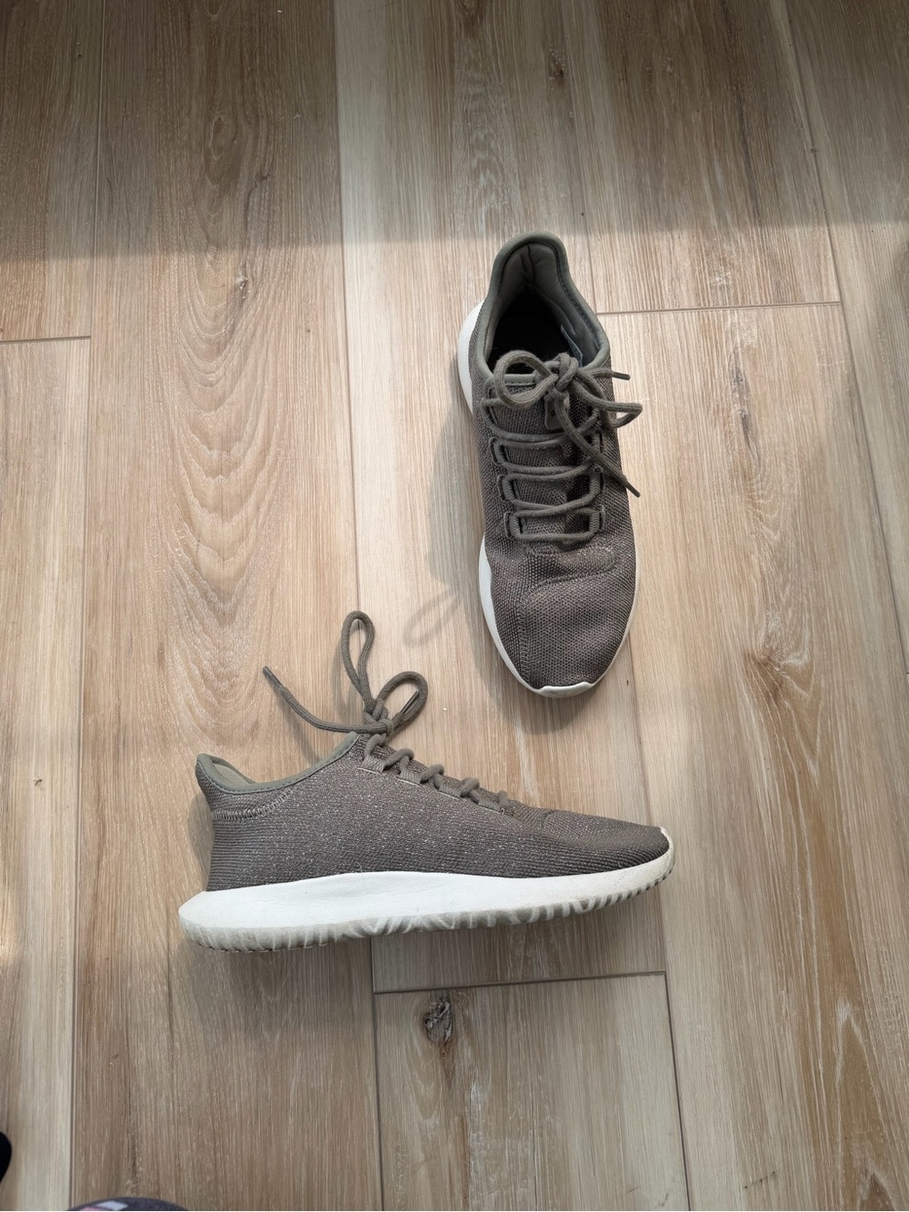 adidas women’s Sneakers in olive with sparkles